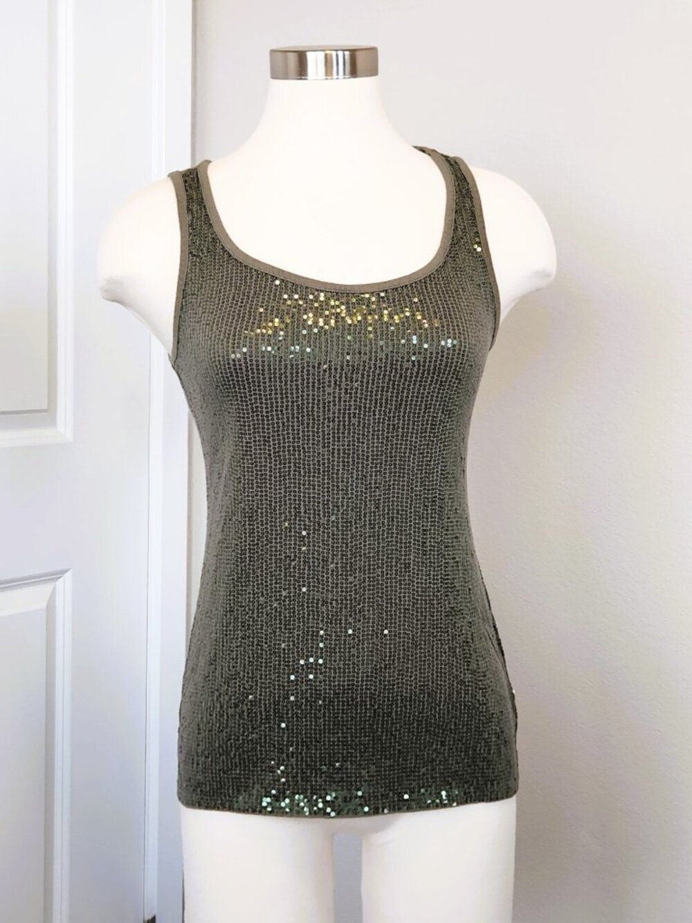 Maurices Sequined Tank Top Women's Size Medium - Picture 1 of 8